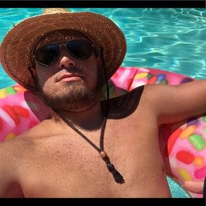 Meet your Posher, Eric